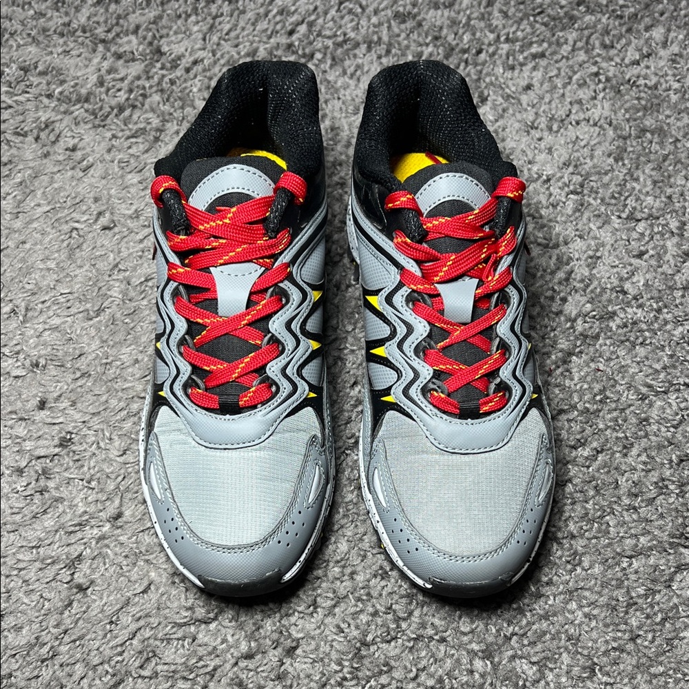 FILA FAST TREK TR SNEAKERS SIZE 8